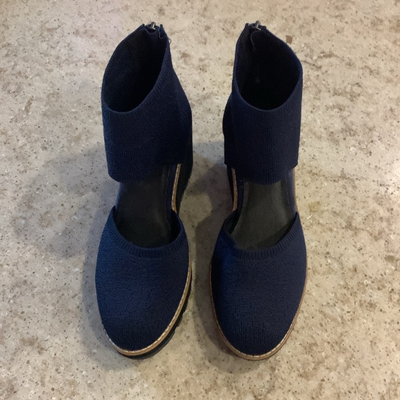 NWOT Eileen Fisher Navy Alec Wedge Pump Size 8.5 - Picture 1 of 7